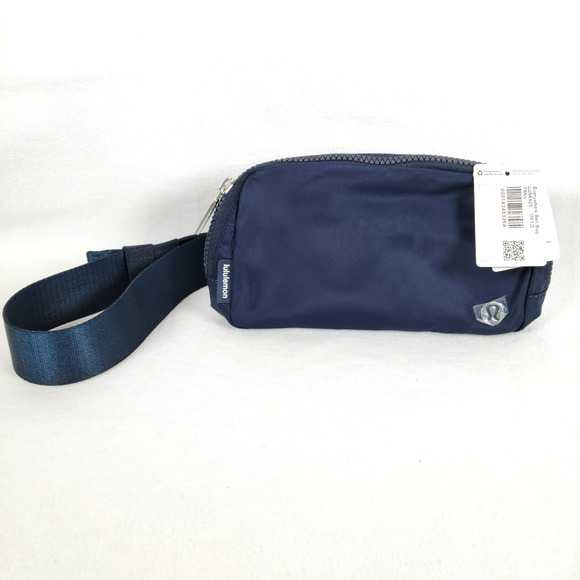 lululemon athletica Handbags - Lululemon Everywhere Belt Bag Full Zip 1L Navy Blue Adjustable Strap Pilates